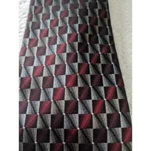 Croft & Barrow Hand Made 100%‎ Silk Men's Neck Tie Black, Grey, Red Geometric